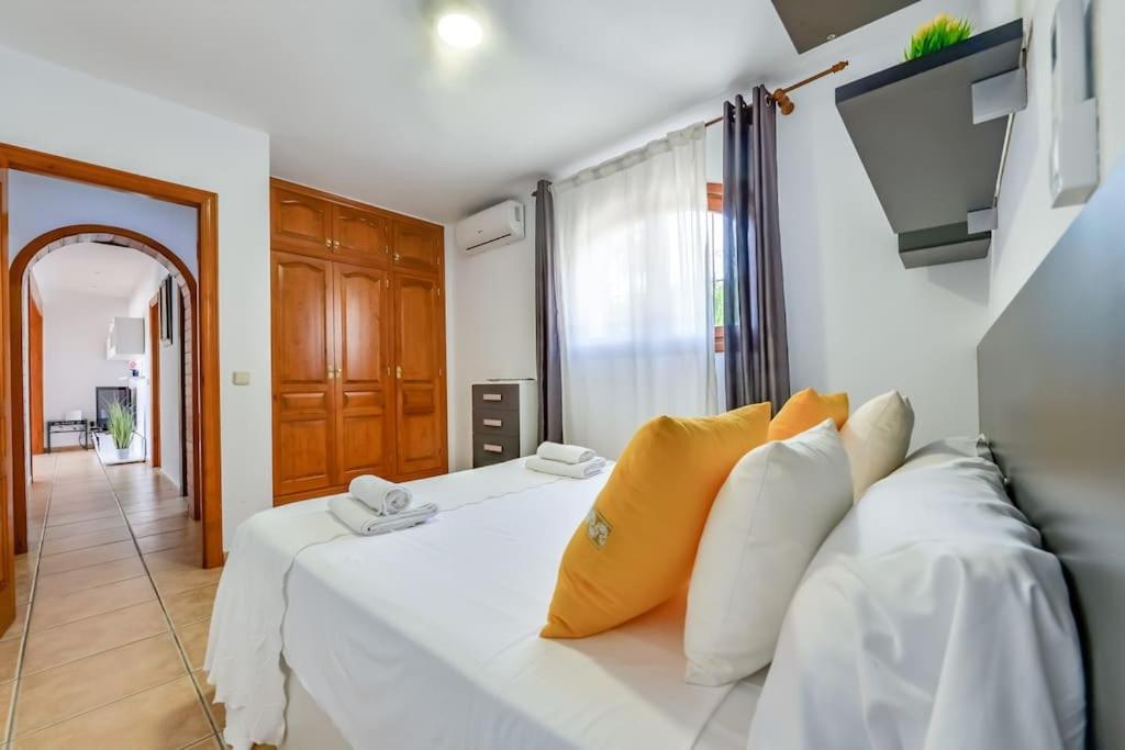 Villas Guzman - Mouna Calp Exterior foto